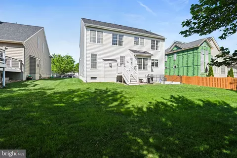 Exterior - 22845 Queensbridge Dr, Ashburn, VA 20148 photo 3 of 5