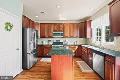 Kitchen - 22845 Queensbridge Dr, Ashburn, VA 20148 photo 1 of 3