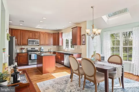 Kitchen - 22845 Queensbridge Dr, Ashburn, VA 20148 photo 3 of 3