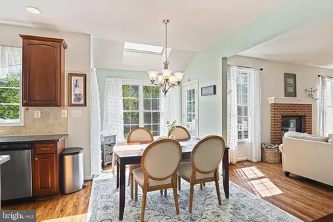 Dining - 22845 Queensbridge Dr, Ashburn, VA 20148 photo 2 of 2