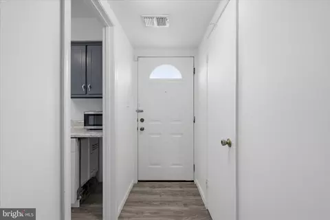 Entry Way - 1016 C Brixton Ct, Sterling, VA 20164 photo 1 of 4