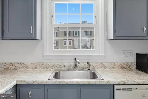 Kitchen - 1016 C Brixton Ct, Sterling, VA 20164 photo 2 of 2