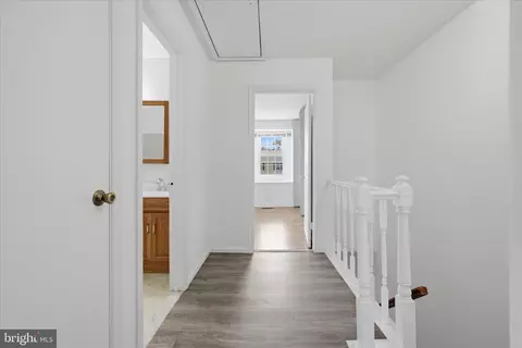 Entry Way - 1016 C Brixton Ct, Sterling, VA 20164 photo 4 of 4