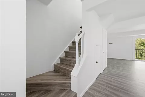 Entry Way - 1016 C Brixton Ct, Sterling, VA 20164 photo 3 of 4