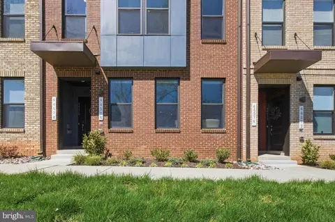 44576 Wolfhound Sq, Ashburn, VA 20147