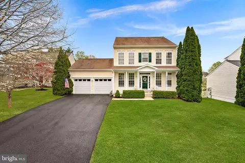 17304 Cedar Bluff Ct, Round Hill, VA 20141