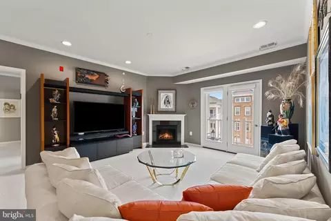 24661 Woolly Mammoth Ter #403, Aldie, VA 20105