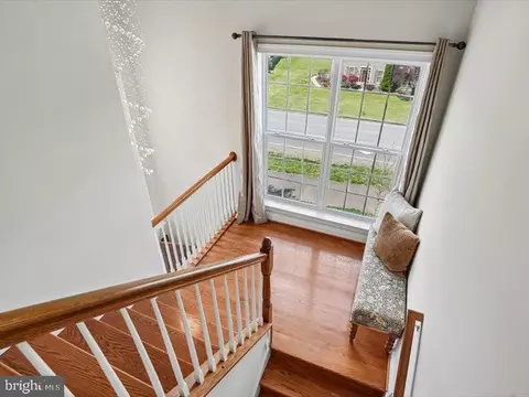 Entry Way - 43542 White Cap Ter, Chantilly, VA 20152 photo 3 of 7
