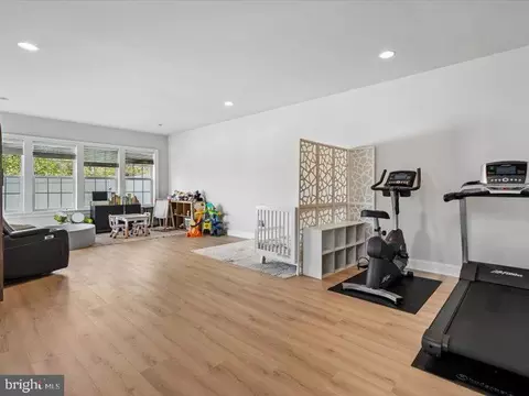 Entry Way - 43542 White Cap Ter, Chantilly, VA 20152 photo 5 of 7