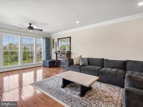 Living - 43542 White Cap Ter, Chantilly, VA 20152 photo 3 of 7