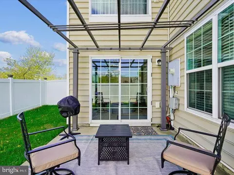 Exterior - 43542 White Cap Ter, Chantilly, VA 20152 photo 7 of 10