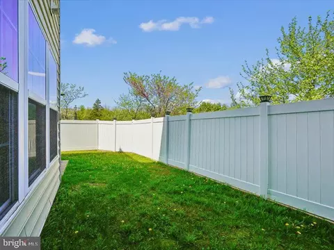 Exterior - 43542 White Cap Ter, Chantilly, VA 20152 photo 6 of 10