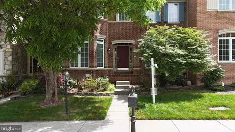 24896 Castleton Dr, Chantilly, VA 20152