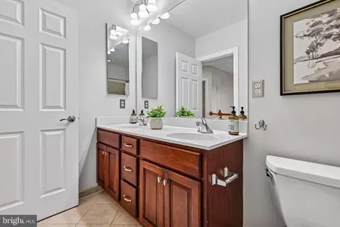 Bath - 24896 Castleton Dr, Chantilly, VA 20152 photo 5 of 6