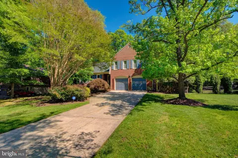 44 Carrollton Rd, Sterling, VA 20165