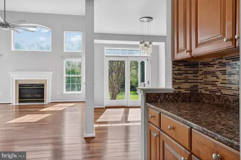 25845 Spring Farm Cir, Chantilly, VA 20152 photo 5