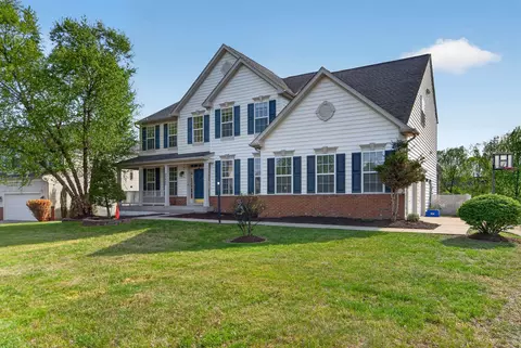 25845 Spring Farm Cir, Chantilly, VA 20152