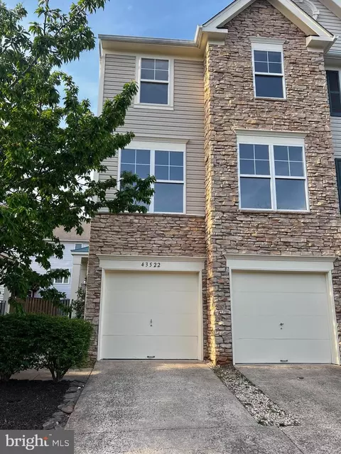 43522 Laidlow St, Chantilly, VA 20152