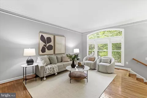 Living - 19905 Upland Ter, Ashburn, VA 20147 photo 3 of 5