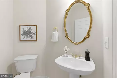 Bath - 19905 Upland Ter, Ashburn, VA 20147 photo 1 of 5