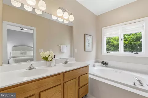 Bath - 19905 Upland Ter, Ashburn, VA 20147 photo 2 of 5