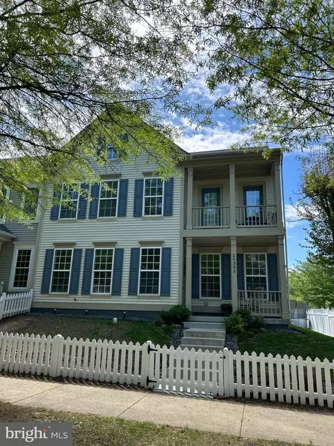 20333 Charter Oak Dr, Ashburn, VA 20147