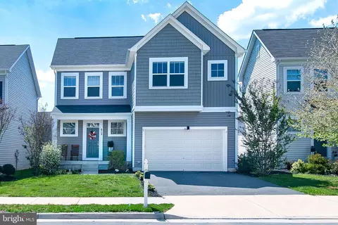 813 Mildenhall Ct, Purcellville, VA 20132