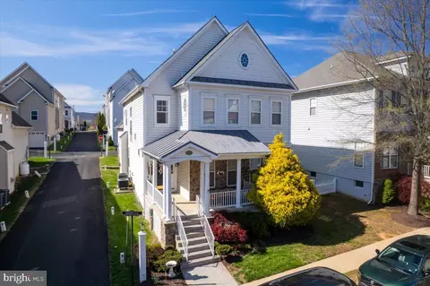 17571 Lethridge Cir, Round Hill, VA 20141