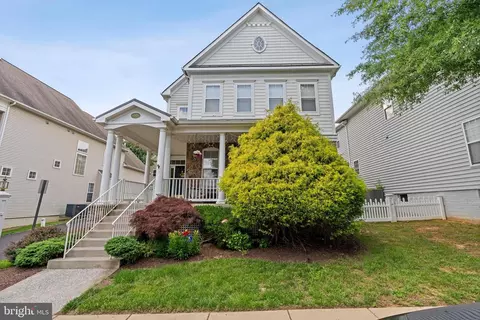 17571 Lethridge Cir, Round Hill, VA 20141