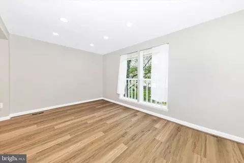 Living - 106 Charing Ct, Sterling, VA 20164 photo 5 of 8