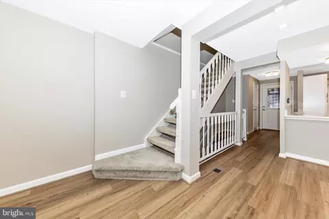 Entry Way - 106 Charing Ct, Sterling, VA 20164 photo 5 of 7