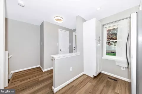 Entry Way - 106 Charing Ct, Sterling, VA 20164 photo 2 of 7