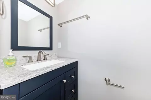 Bath - 106 Charing Ct, Sterling, VA 20164 photo 4 of 4