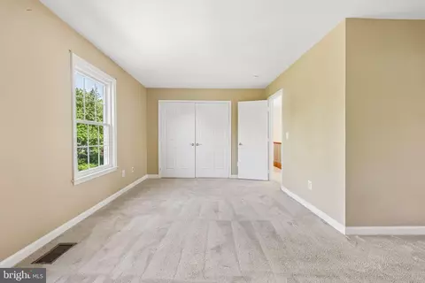Bedroom - 20547 Courier Ridge Pl, Ashburn, VA 20147 photo 3 of 7