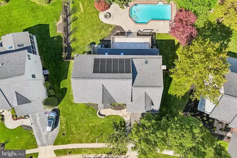 View/Area - 20547 Courier Ridge Pl, Ashburn, VA 20147 photo 4 of 6