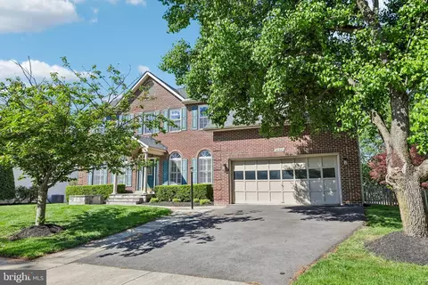 Exterior - 20547 Courier Ridge Pl, Ashburn, VA 20147 photo 2 of 9