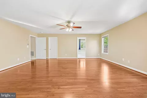 Living - 20547 Courier Ridge Pl, Ashburn, VA 20147 photo 7 of 9
