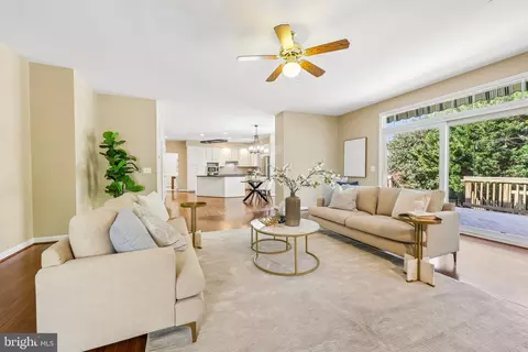 Living - 20547 Courier Ridge Pl, Ashburn, VA 20147 photo 4 of 9