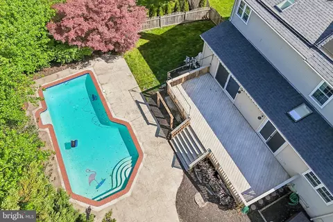 Exterior - 20547 Courier Ridge Pl, Ashburn, VA 20147 photo 8 of 9