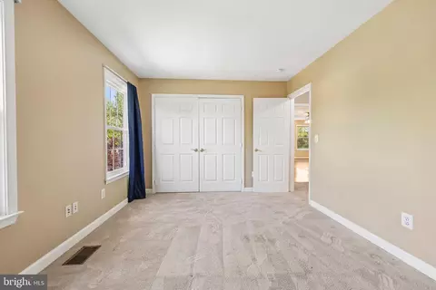 Bedroom - 20547 Courier Ridge Pl, Ashburn, VA 20147 photo 6 of 7