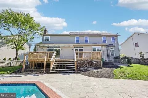Exterior - 20547 Courier Ridge Pl, Ashburn, VA 20147 photo 6 of 9