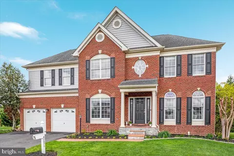 42671 Leaflet Ln, Chantilly, VA 20152