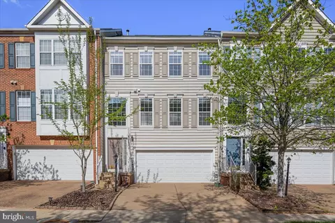 20839 Miranda Falls Sq, Sterling, VA 20165