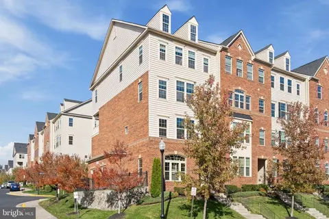 42102 Winning Glory Dr, Aldie, VA 20105