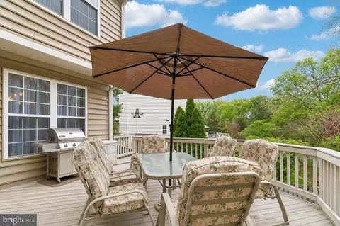 Exterior - 43528 Clivedon Ct, Ashburn, VA 20147 photo 5 of 11
