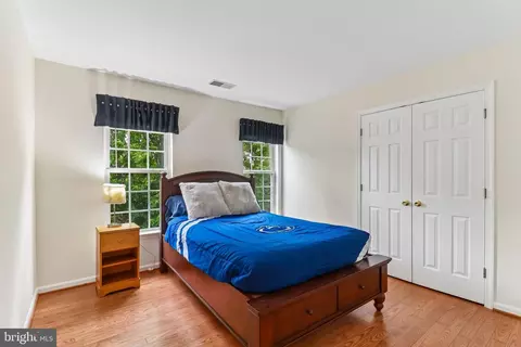 Bedroom - 43528 Clivedon Ct, Ashburn, VA 20147 photo 4 of 6
