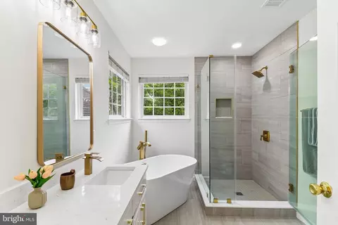 Bath - 43528 Clivedon Ct, Ashburn, VA 20147 photo 1 of 6