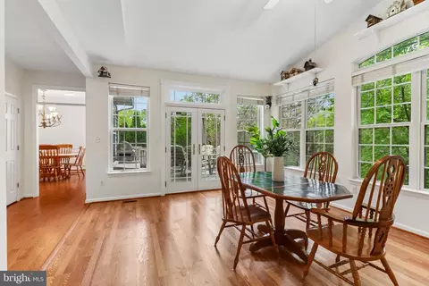 Dining - 43528 Clivedon Ct, Ashburn, VA 20147 photo 4 of 4