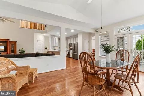 Dining - 43528 Clivedon Ct, Ashburn, VA 20147 photo 3 of 4