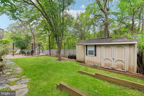 Exterior - 43528 Clivedon Ct, Ashburn, VA 20147 photo 9 of 11